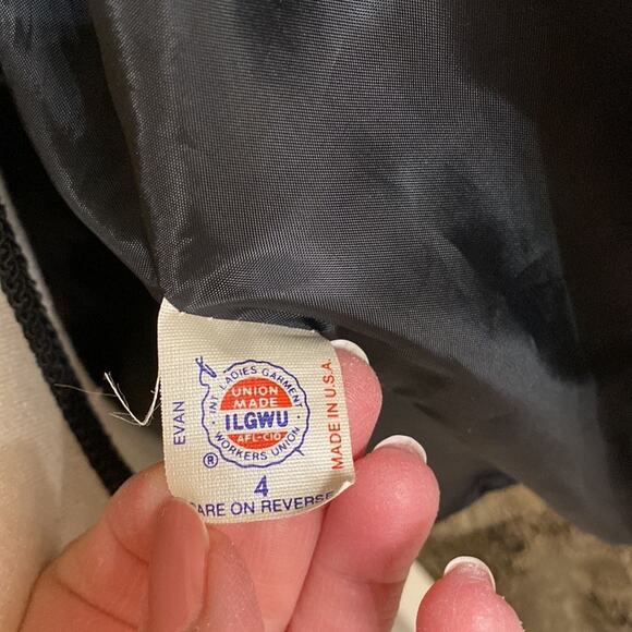 Evan Picone Vintage Metallic Blazer size 4P - Picture 9 of 9